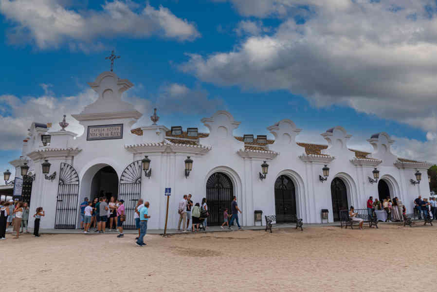 Huelva - El Rocío 22 - capilla Votiva Nuestra Señora del Rocío.jpg